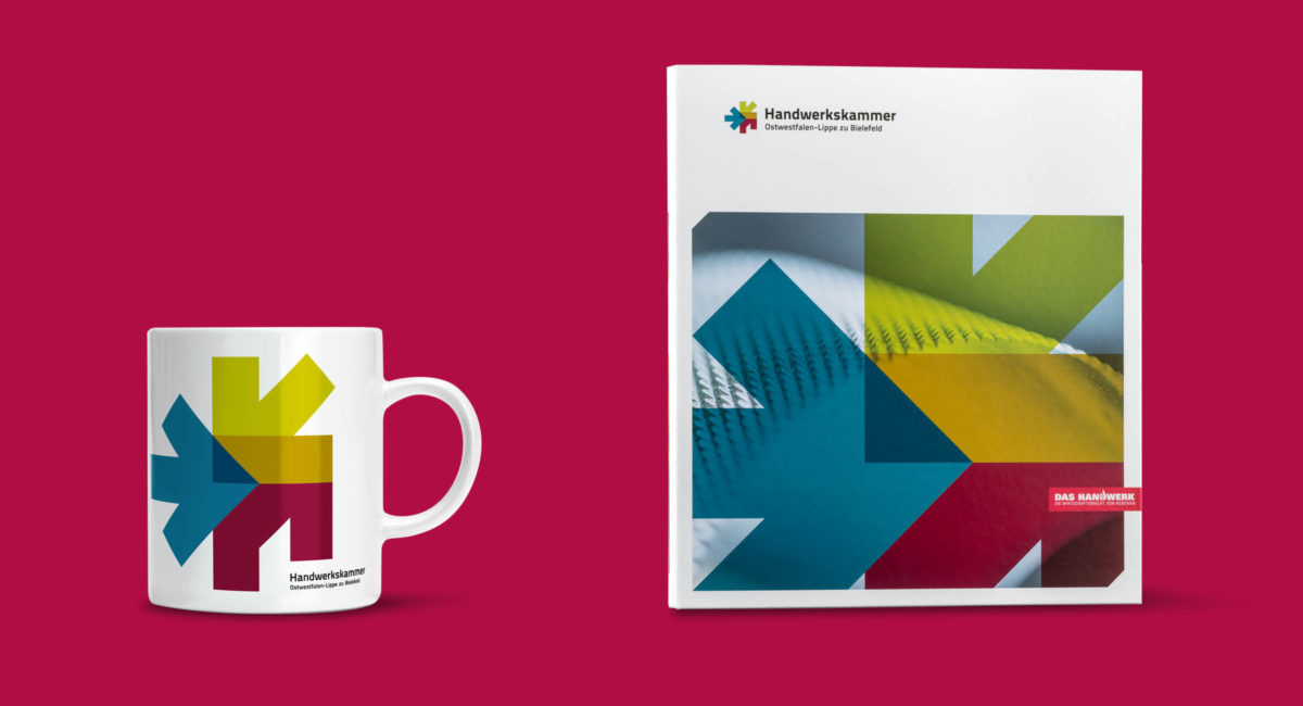 Corporate Design der Handwerkskammer Ostwestfalen-Lippe zu Bielefeld: Tasse und Ordner